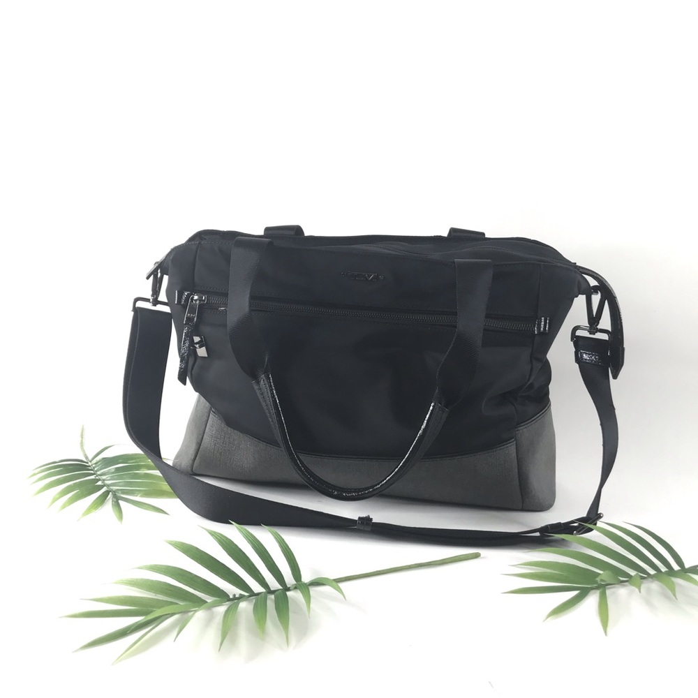 Tumi Voyageur Black Gray Laptop Messenger Crossbody Bag